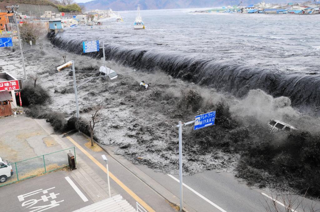 Tsunami waves reach Hawaii, California after huge quake off Russia – NBC News