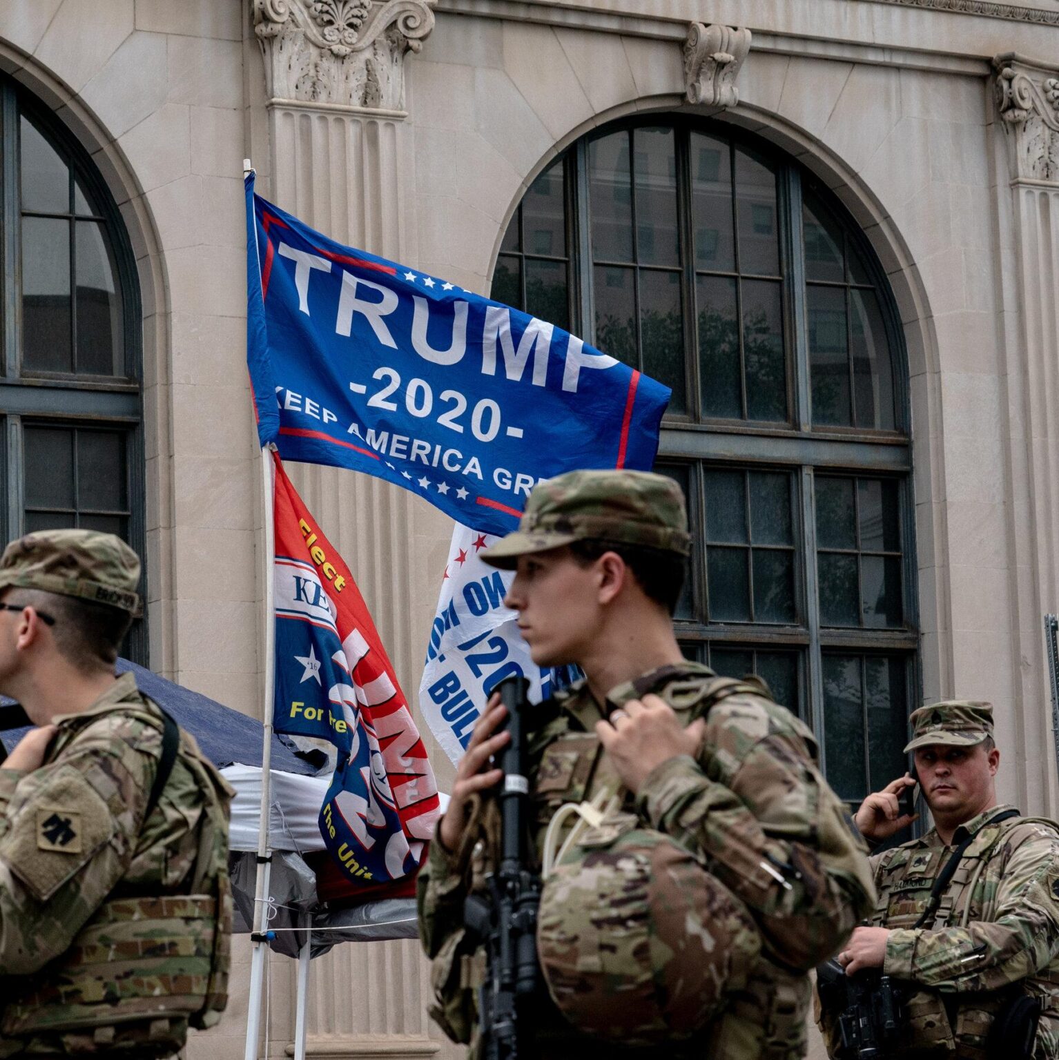 Is Trump preparing to invoke the Insurrection Act? Signs are pointing that way – San Francisco Chronicle