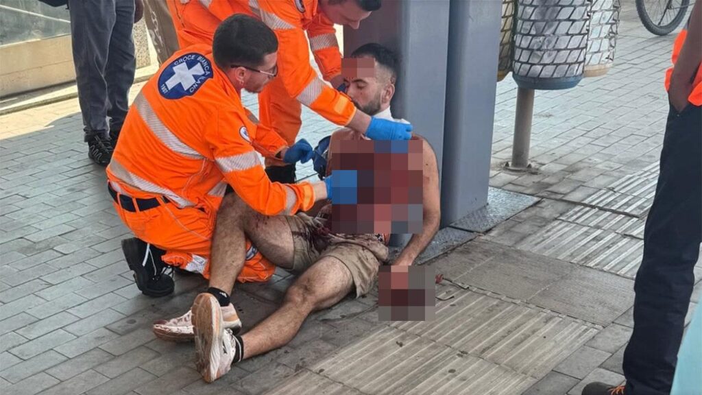 Teacher stabbed while on vacation in Italy returns to family in US: ‘It’s a miracle’ – WNEM