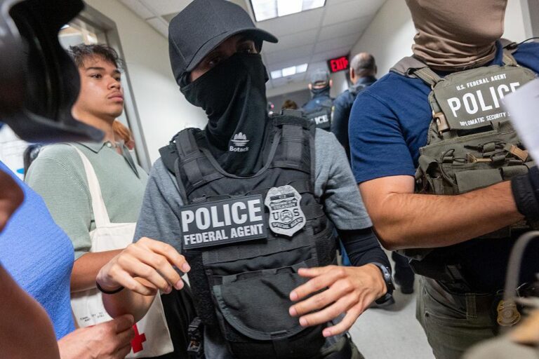 ICE arrests 6 people in Oakland home, including a minor, attorney says – San Francisco Chronicle