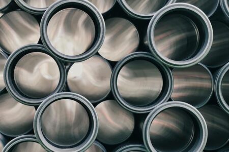 Student Handcuffed After AI Mistakes Bag of Chips for a Gun US student handcuffed after AI system apparently mistook bag of chips for gun – The Guardian