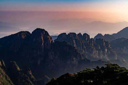 3 key sources of tension between the US and China – CNN