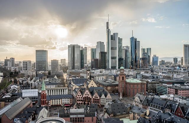 Central Business Districts Struggle Amid Soaring Office Space Challenges Central Business Districts Feel the Brunt of Rising Office Distress – CommercialCafe